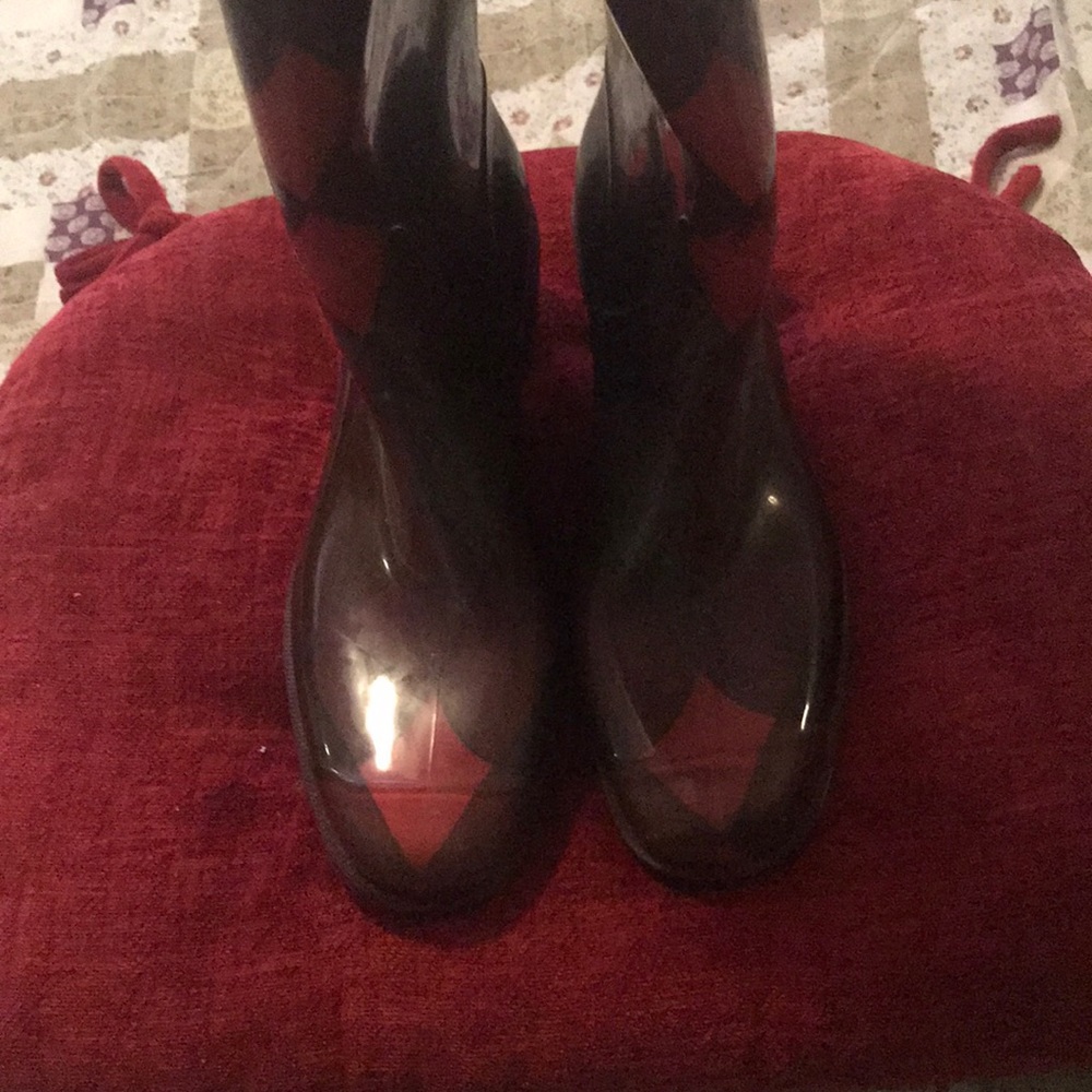I’m selling Emilio Pucci Rain Boots.